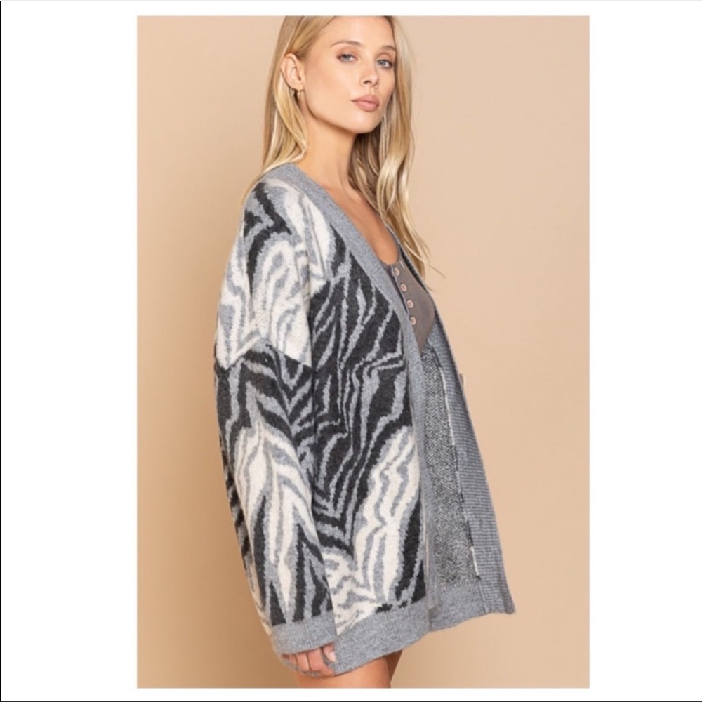 POL- ♥️ Animal mixed print sweater - Picture 7 of 13